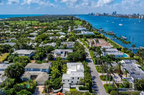 991 N Lake Way Palm Beach FL 33480