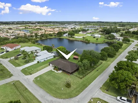 210 Deerwood Lane Fort Pierce FL 34947