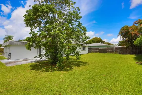 8156 NW 67th Avenue Tamarac FL 33321