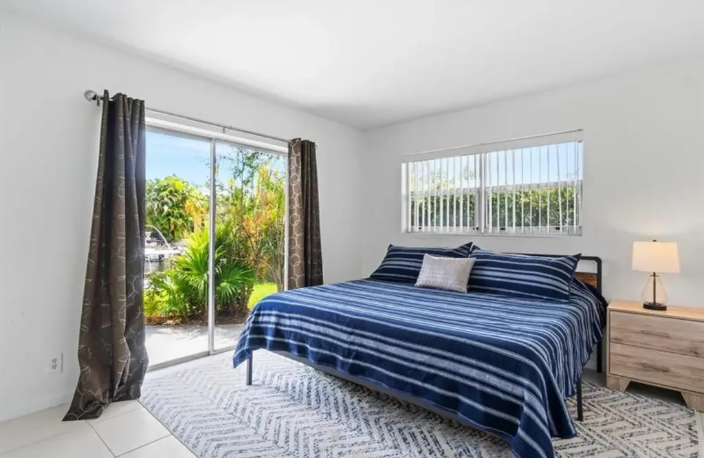 3860 NE 23rd Avenue Lighthouse Point FL 33064