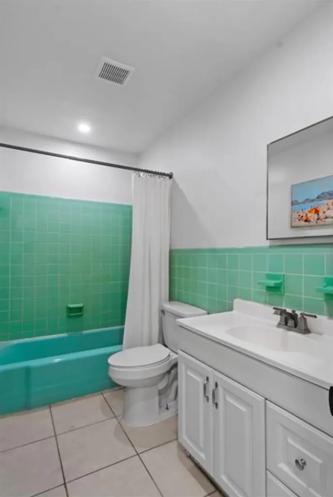 3860 NE 23rd Avenue Lighthouse Point FL 33064