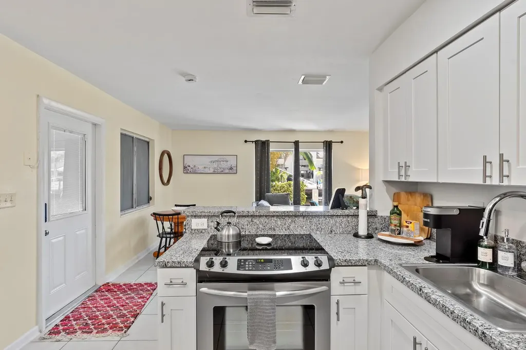 3860 NE 23rd Avenue Lighthouse Point FL 33064