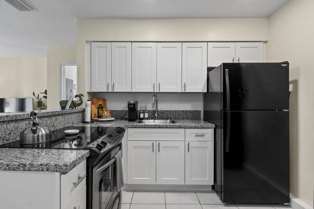 3860 NE 23rd Avenue Lighthouse Point FL 33064