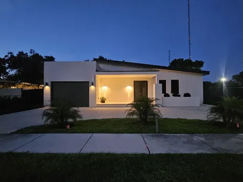 131 Miami Gardens Road West Park FL 33023