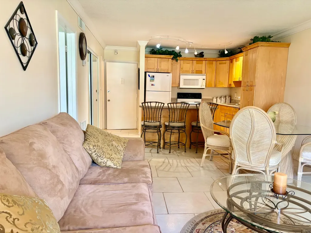 1560 Mckinley Street Hollywood FL 33020