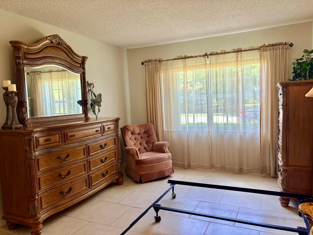 1560 Mckinley Street Hollywood FL 33020