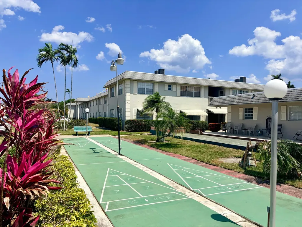 1560 Mckinley Street Hollywood FL 33020