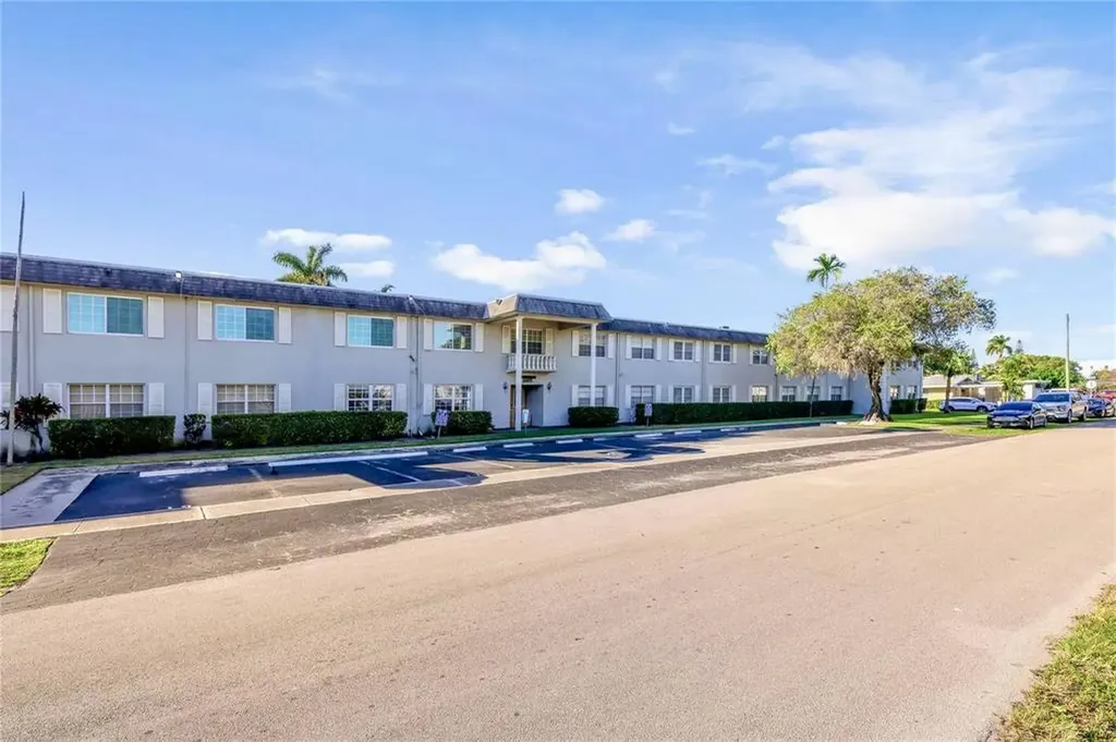 1560 Mckinley Street Hollywood FL 33020
