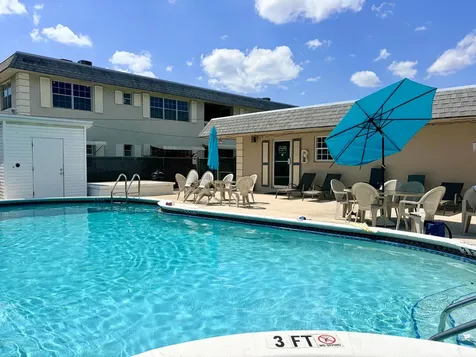 1560 Mckinley Street Hollywood FL 33020