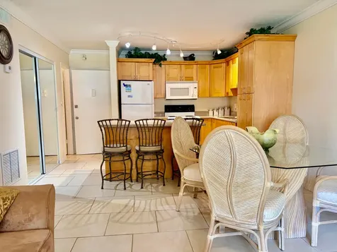 1560 Mckinley Street Hollywood FL 33020