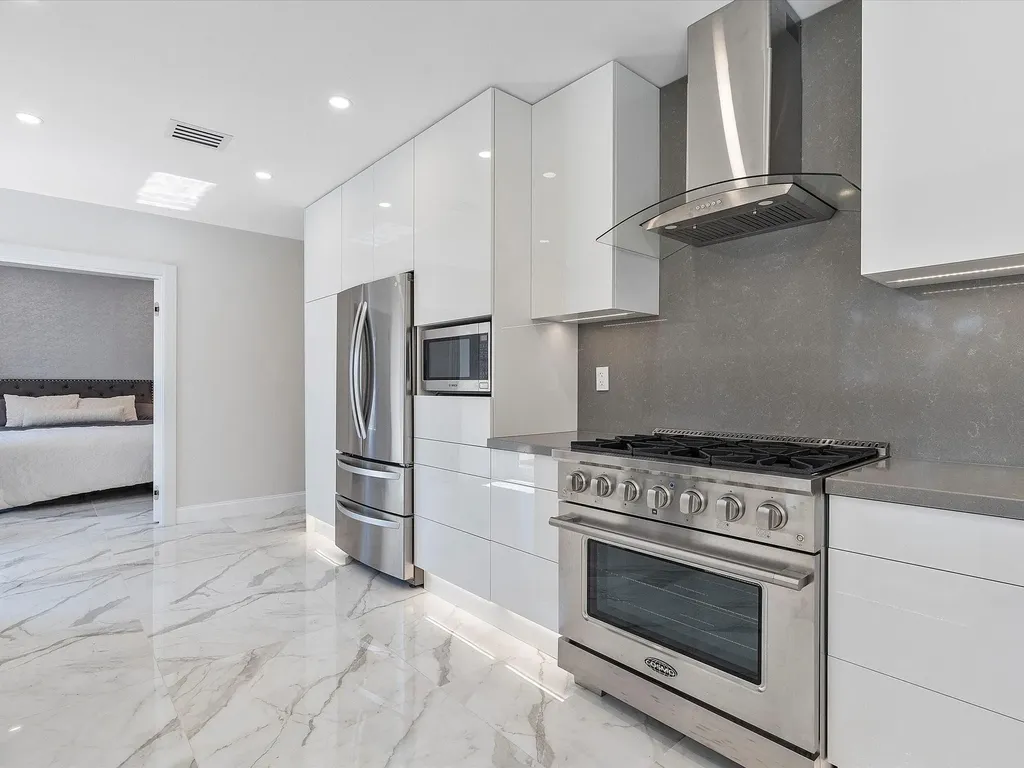 207 Royal Palm Drive Fort Lauderdale FL 33301