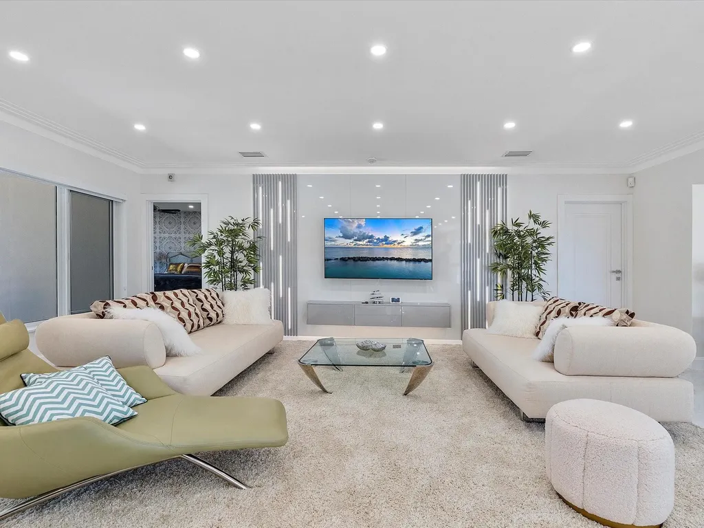 207 Royal Palm Drive Fort Lauderdale FL 33301