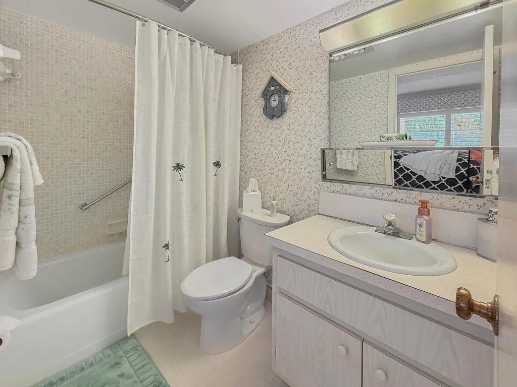 555 NW 4th Avenue Boca Raton FL 33432