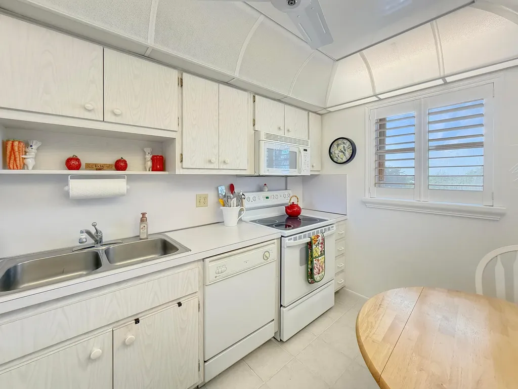 555 NW 4th Avenue Boca Raton FL 33432