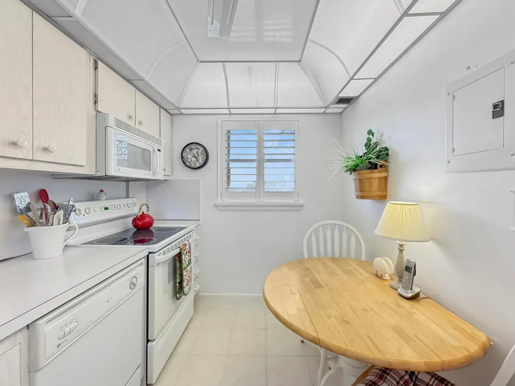 555 NW 4th Avenue Boca Raton FL 33432