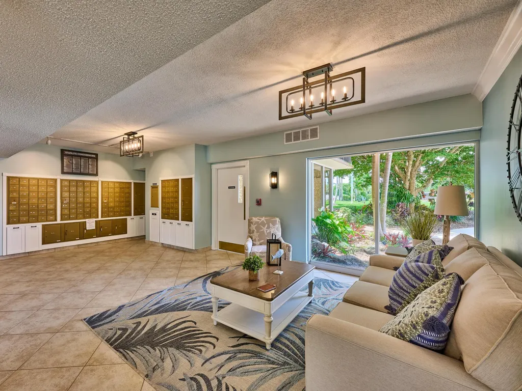 555 NW 4th Avenue Boca Raton FL 33432