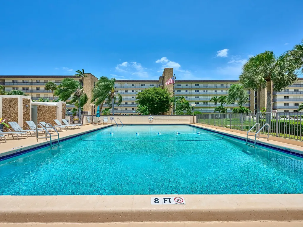 555 NW 4th Avenue Boca Raton FL 33432