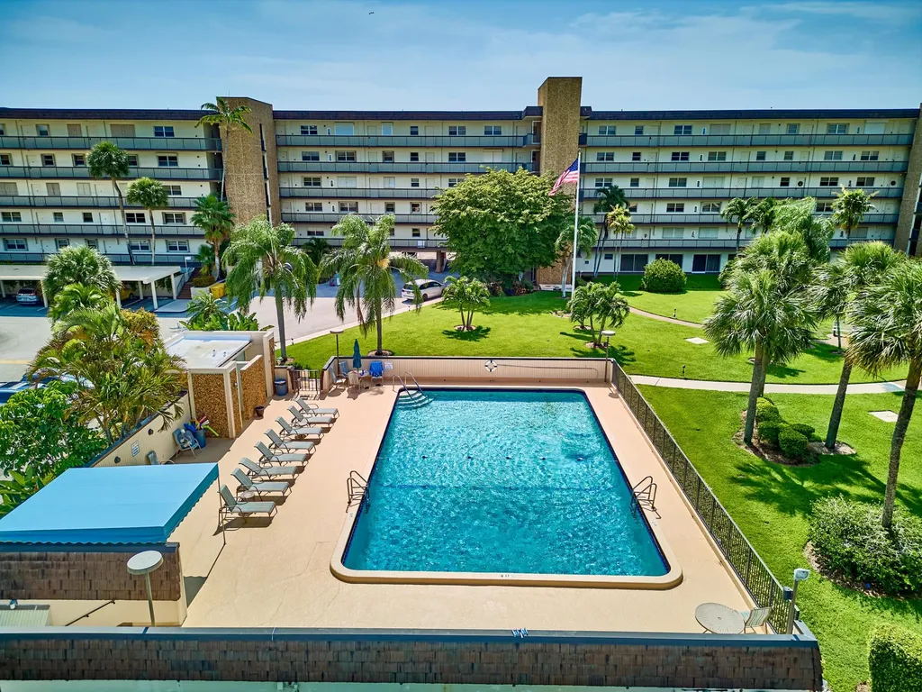 555 NW 4th Avenue Boca Raton FL 33432