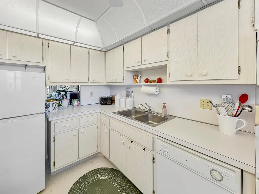 555 NW 4th Avenue Boca Raton FL 33432