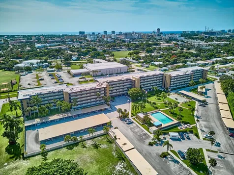 555 NW 4th Avenue Boca Raton FL 33432