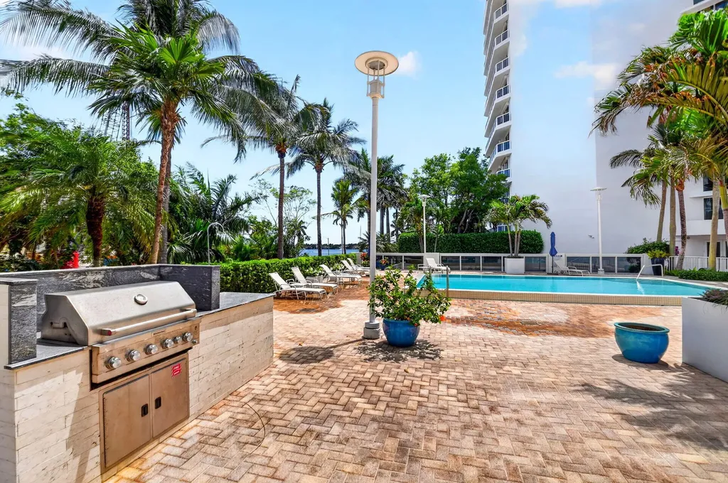 1617 N Flagler Drive West Palm Beach FL 33407
