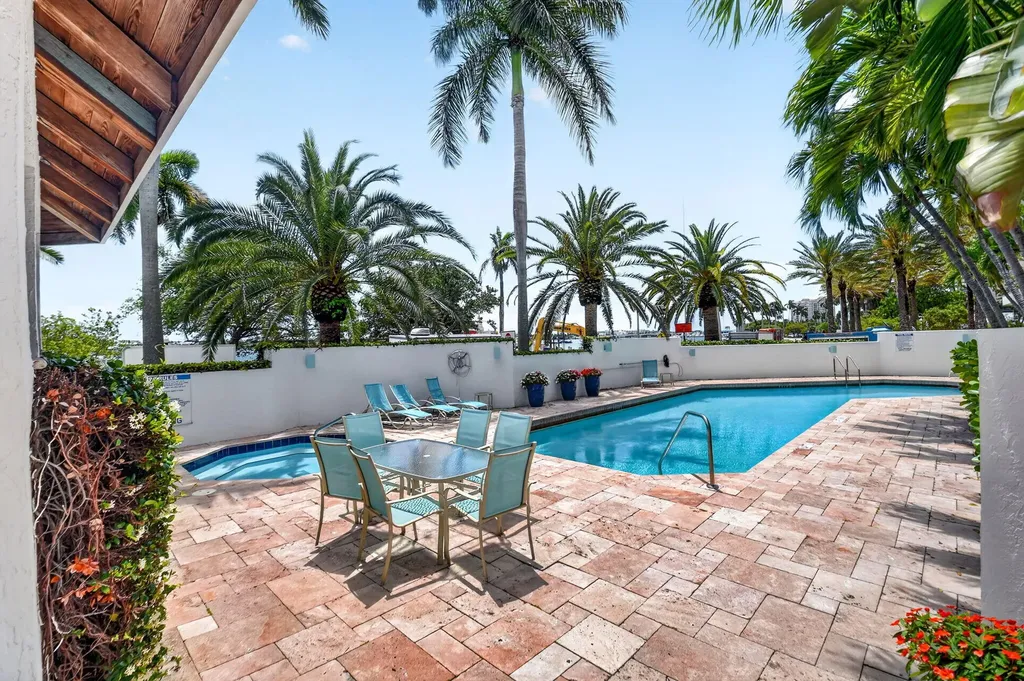 1617 N Flagler Drive West Palm Beach FL 33407