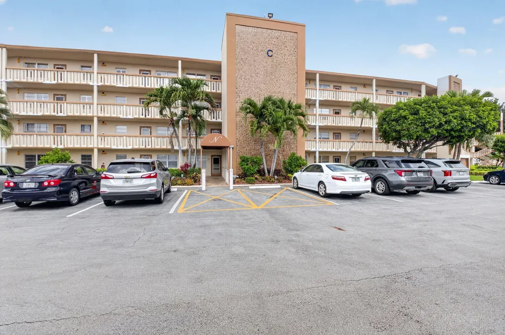 2047 Newcastle C Boca Raton FL 33434
