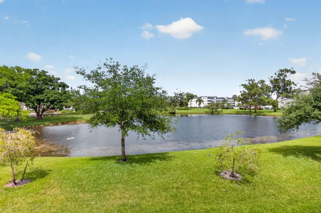 2047 Newcastle C Boca Raton FL 33434