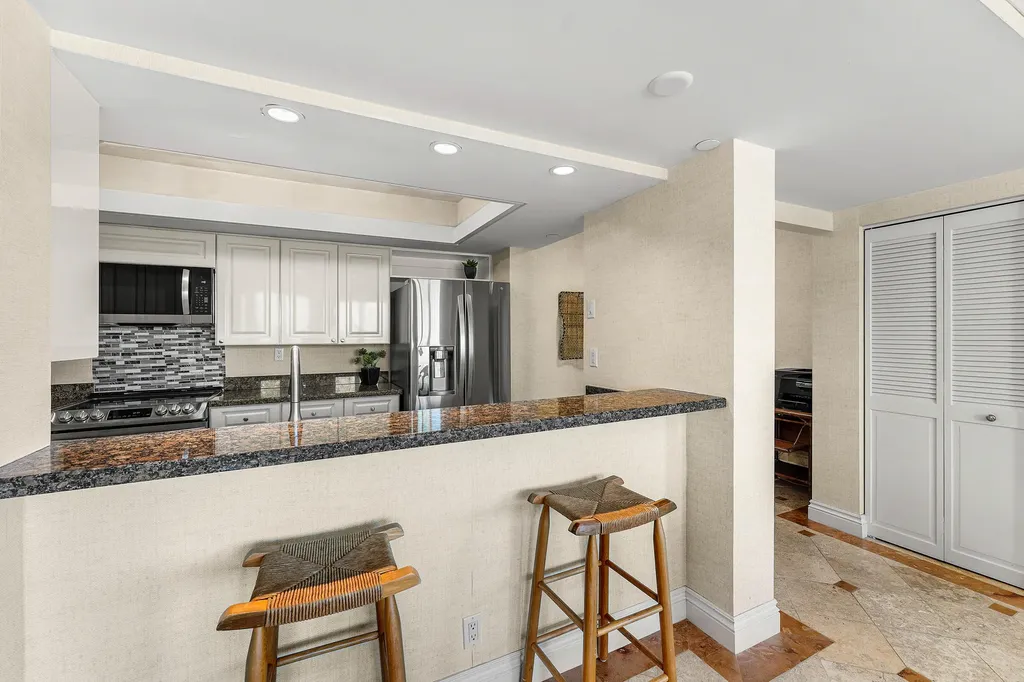 100 SE 5th Avenue Boca Raton FL 33432