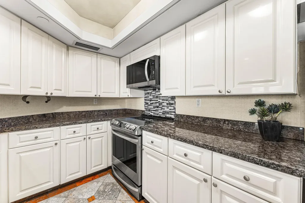 100 SE 5th Avenue Boca Raton FL 33432