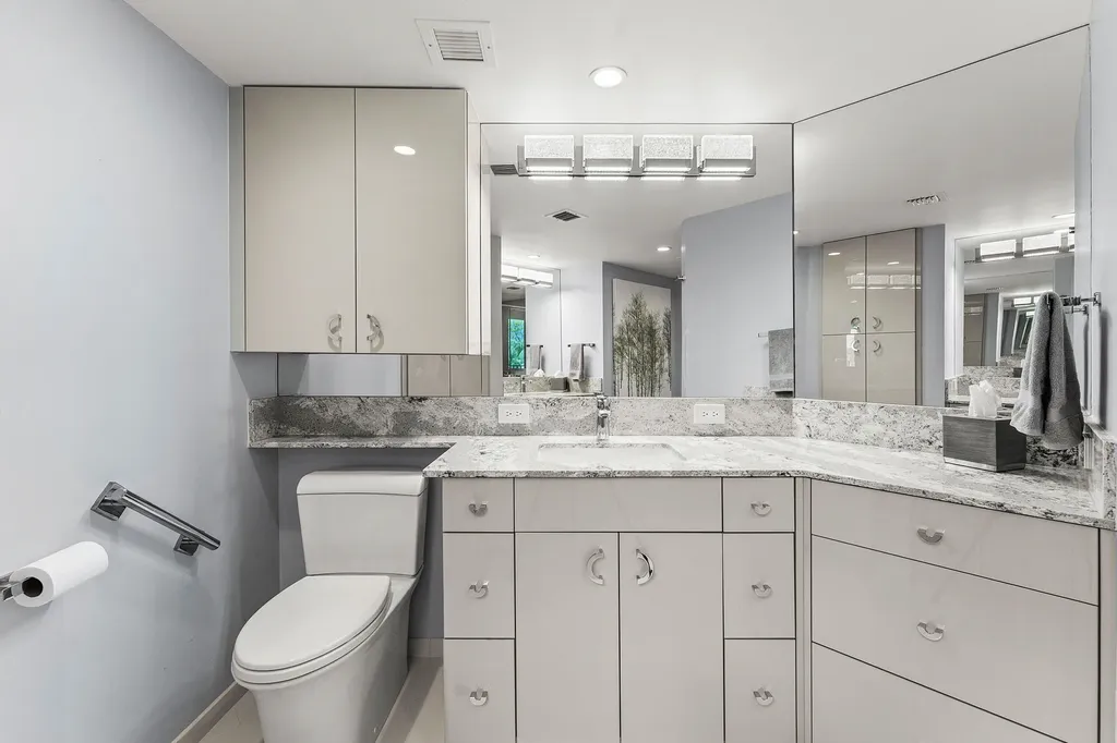 100 SE 5th Avenue Boca Raton FL 33432