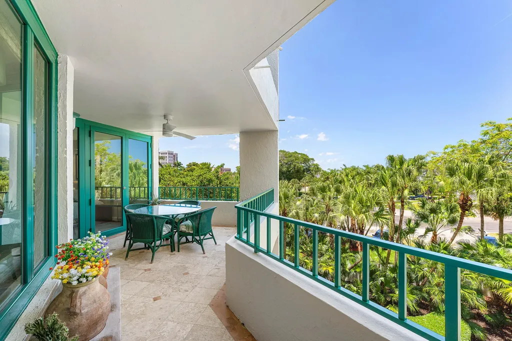 100 SE 5th Avenue Boca Raton FL 33432