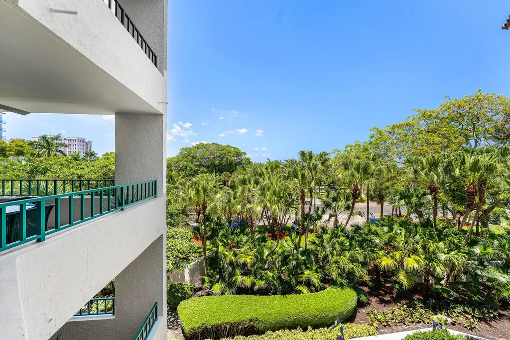 100 SE 5th Avenue Boca Raton FL 33432