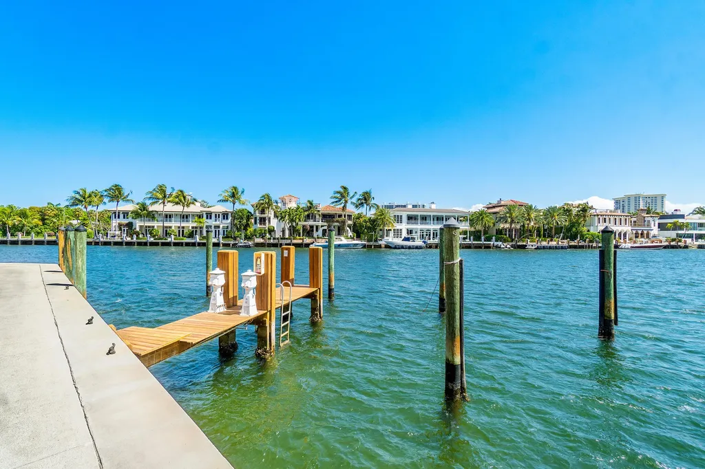 100 SE 5th Avenue Boca Raton FL 33432