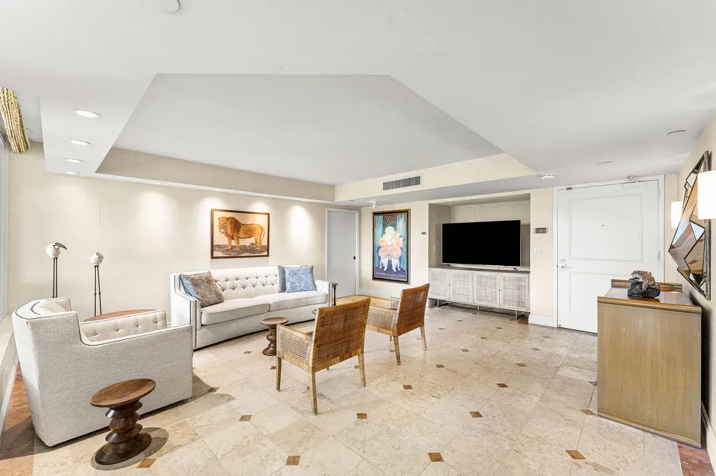 100 SE 5th Avenue Boca Raton FL 33432
