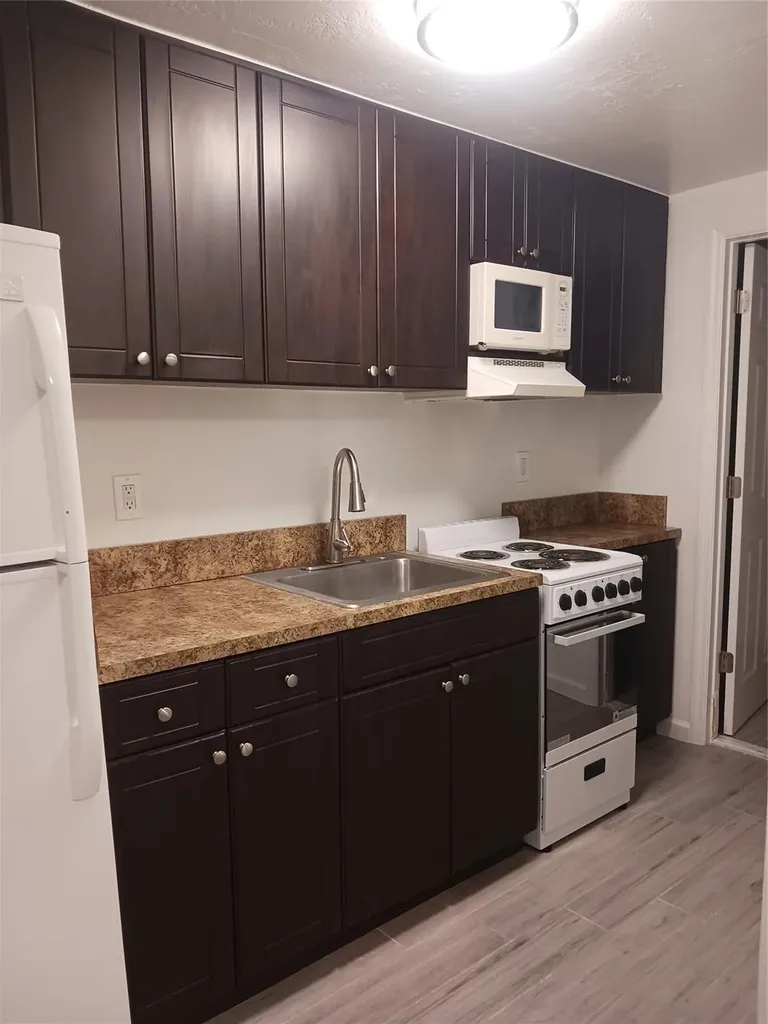 24 SW 13th Street Dania Beach FL 33004