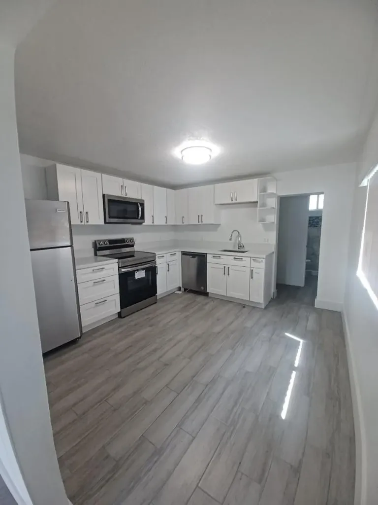 24 SW 13th Street Dania Beach FL 33004