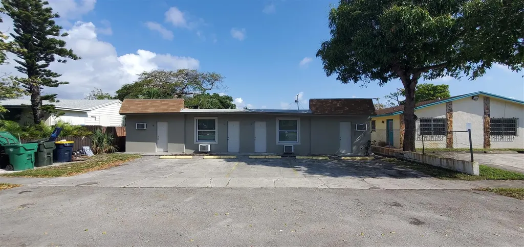 24 SW 13th Street Dania Beach FL 33004