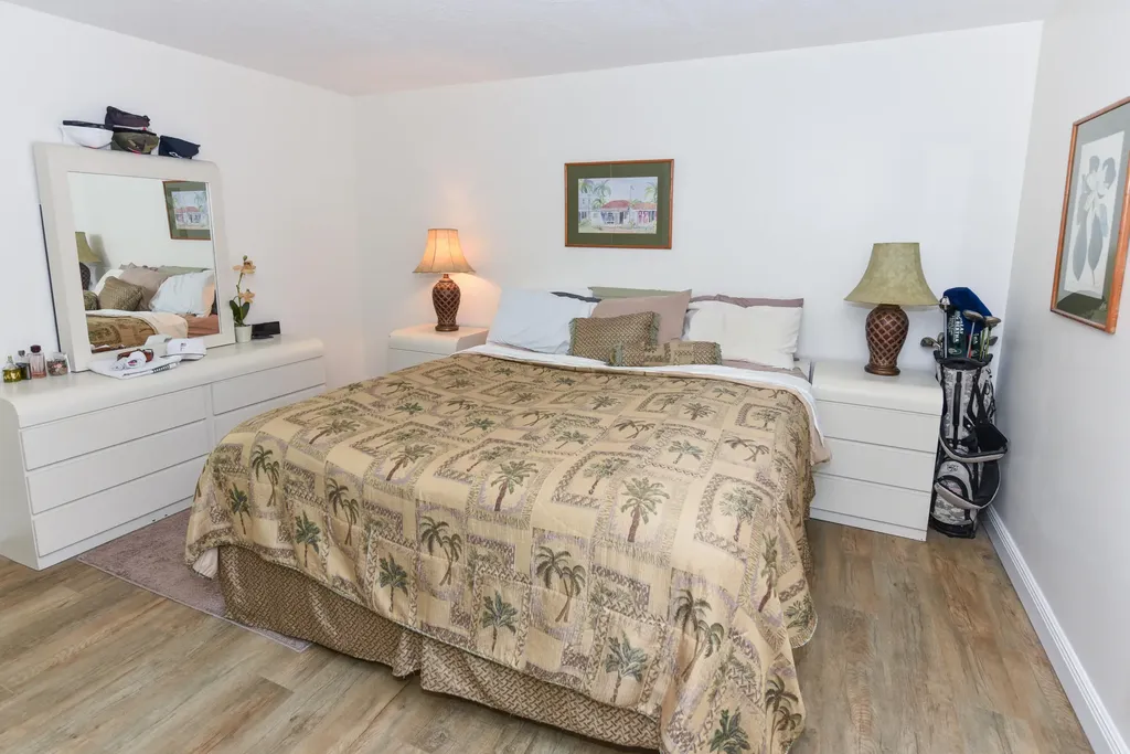 1605 Us-1 Jupiter FL 33477