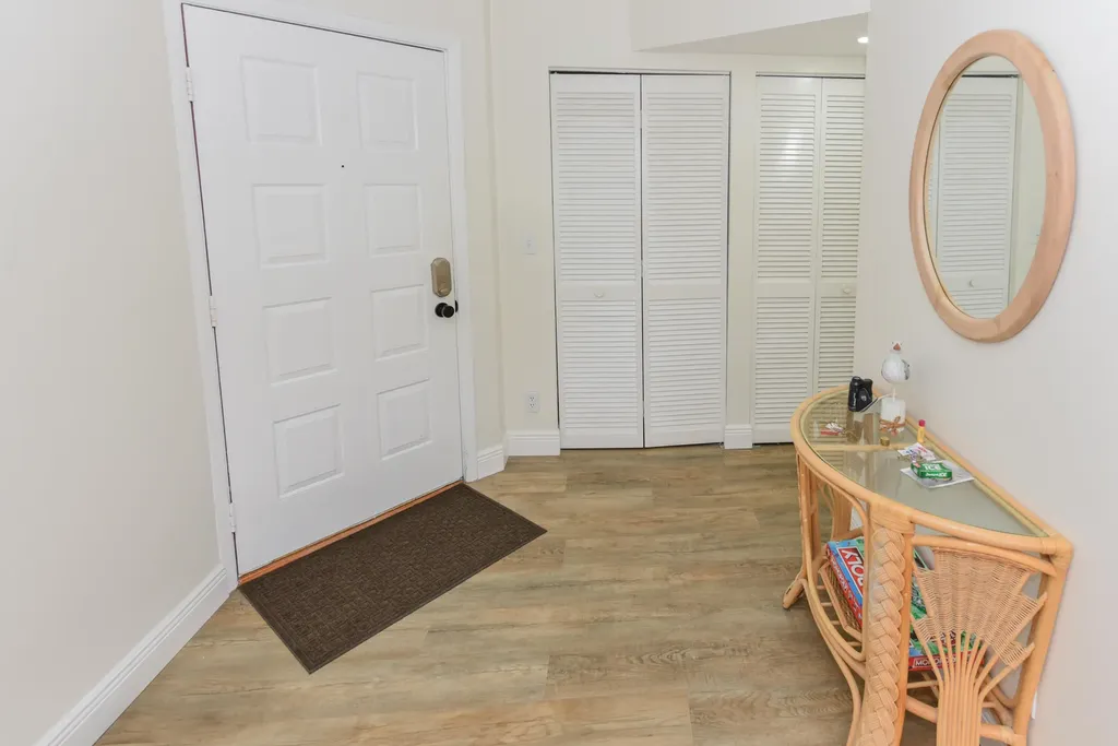 1605 Us-1 Jupiter FL 33477