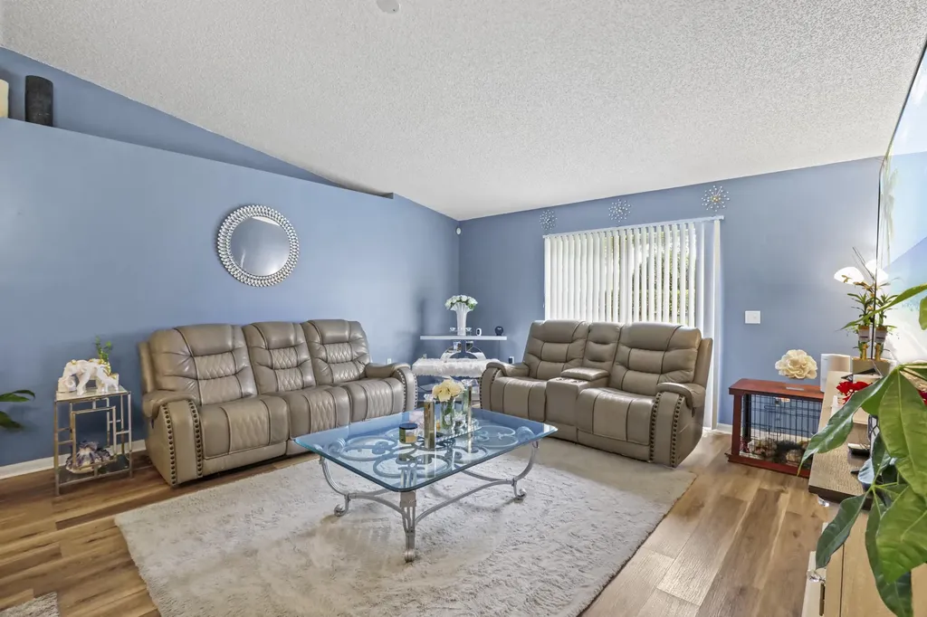 2631 SW 12th Square Square SW Vero Beach FL 32968