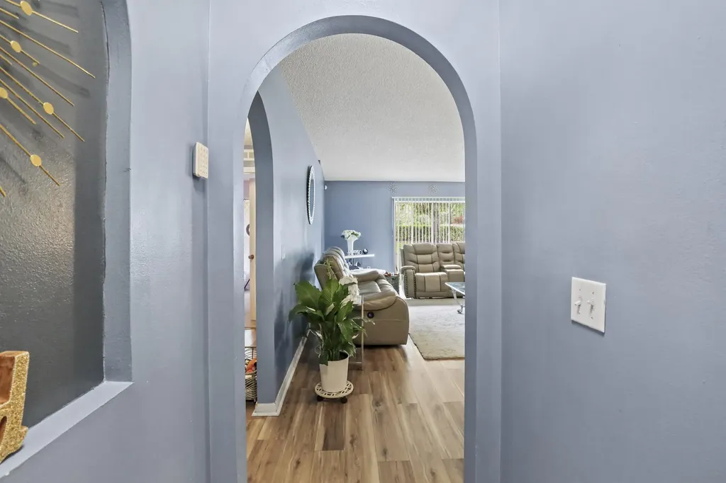 2631 SW 12th Square Square SW Vero Beach FL 32968
