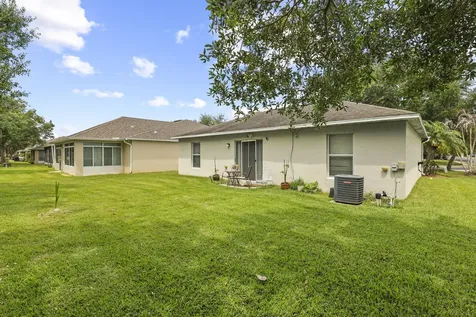 2631 SW 12th Square Square SW Vero Beach FL 32968