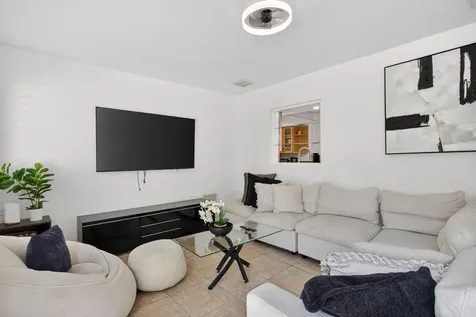 2101 NE 25th Street Wilton Manors FL 33305