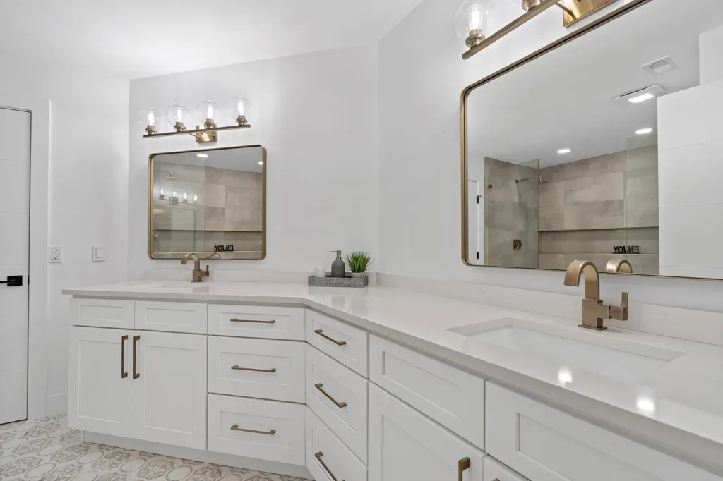 2339 Treasure Isle Drive Palm Beach Gardens FL 33410