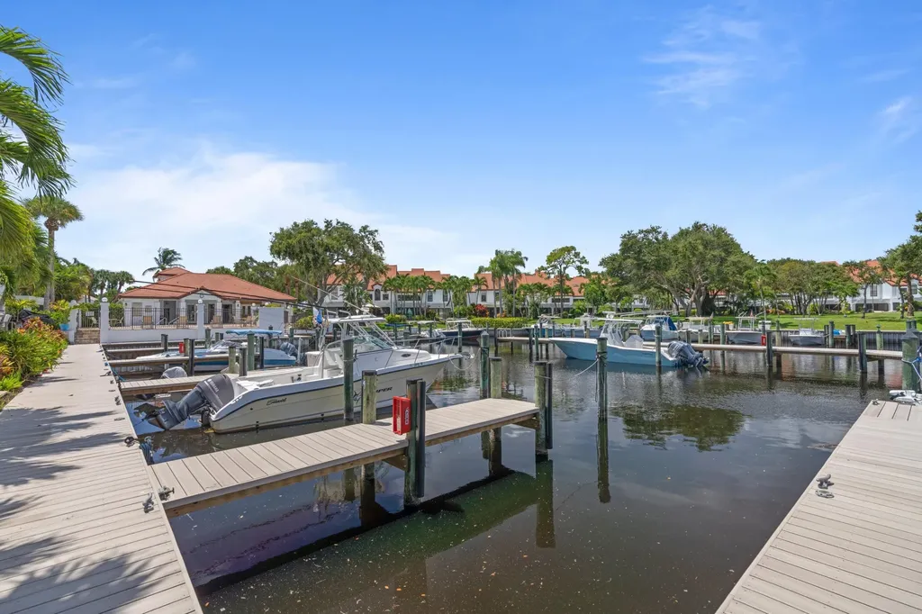 2339 Treasure Isle Drive Palm Beach Gardens FL 33410