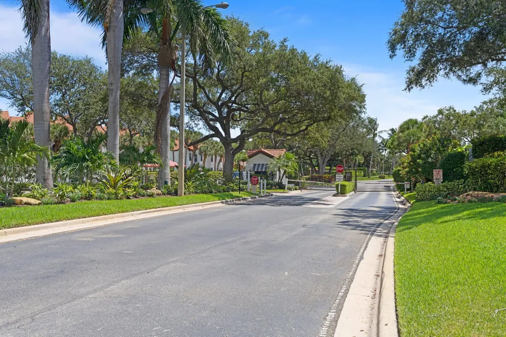 2339 Treasure Isle Drive Palm Beach Gardens FL 33410