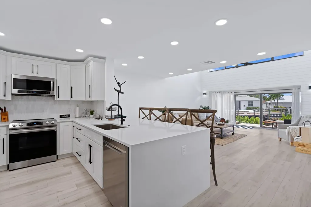 2339 Treasure Isle Drive Palm Beach Gardens FL 33410