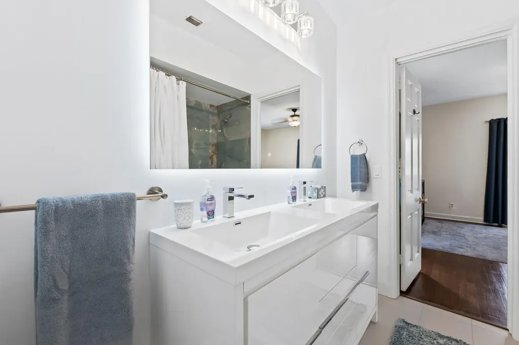 2400 Delmar Place Fort Lauderdale FL 33301