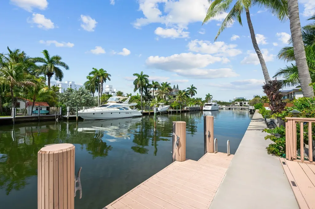 2400 Delmar Place Fort Lauderdale FL 33301